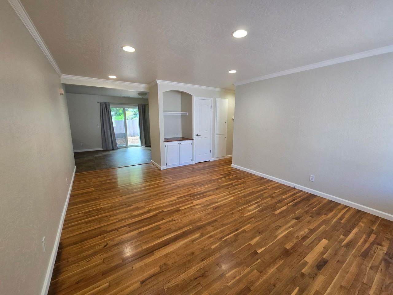 809 Forest Glade Cir - Photo 2 of 17