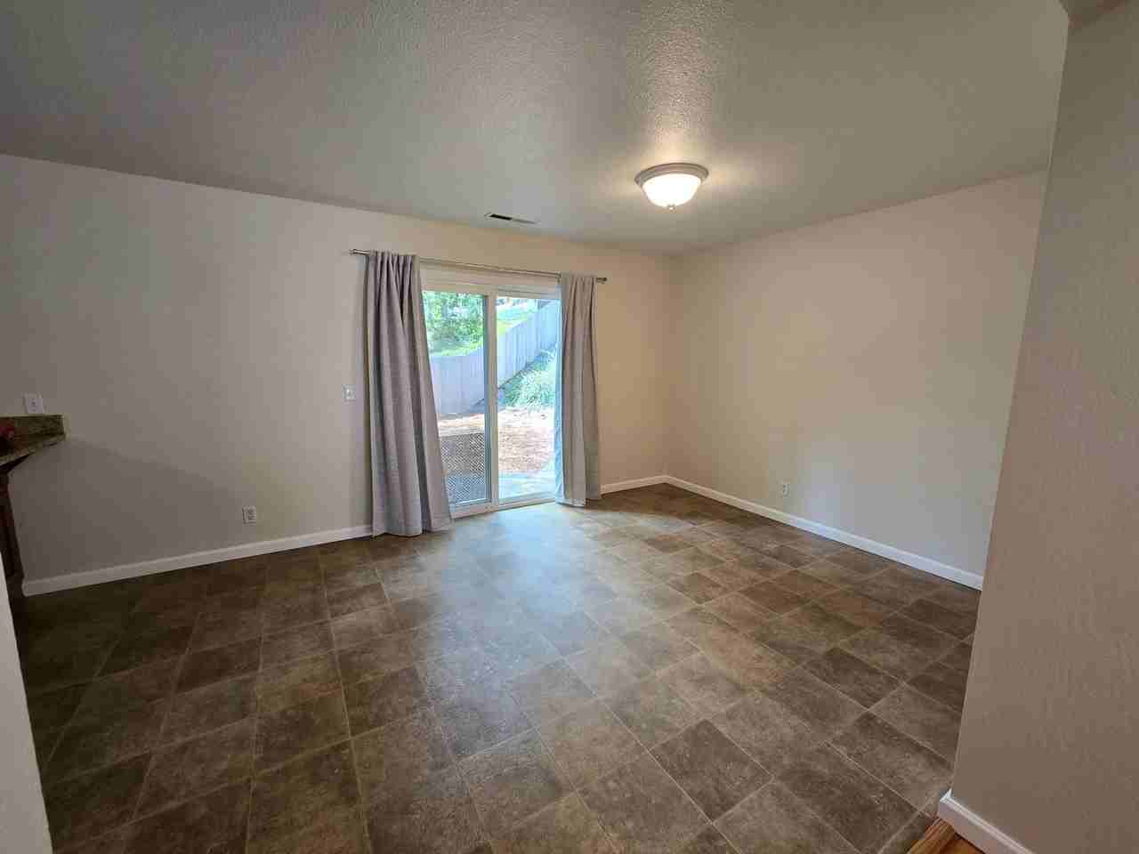 809 Forest Glade Cir - Photo 4 of 17