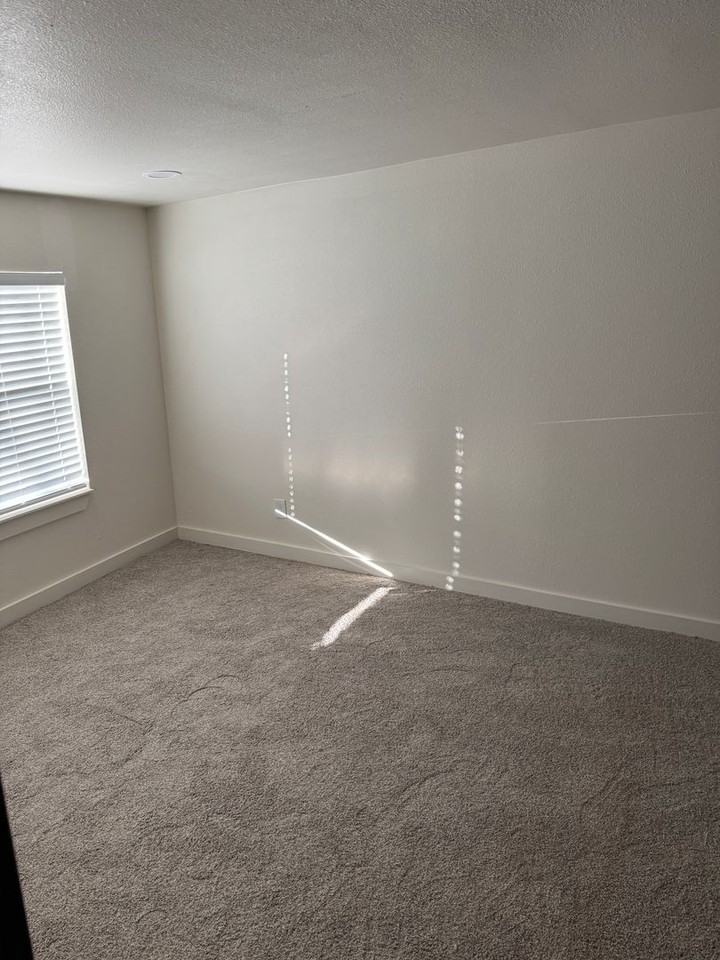 502 Rogers Way - Photo 6 of 9