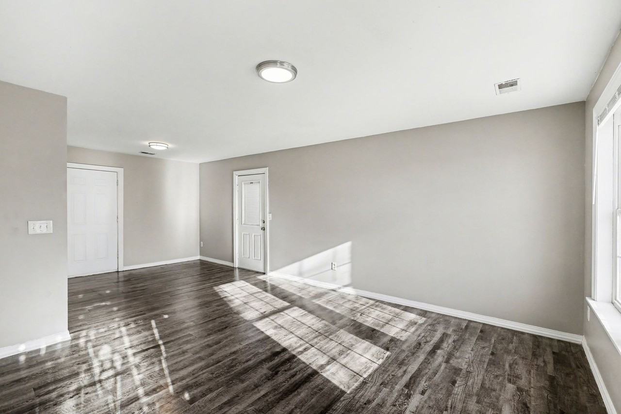 8024 Montgall Ave - Photo 3 of 16