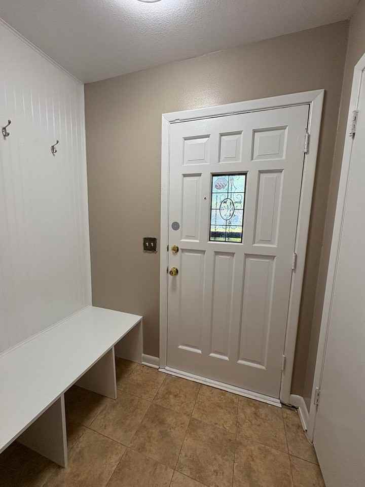 2711 Thayer St - Photo 3 of 26