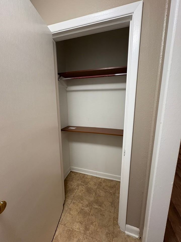 2711 Thayer St - Photo 5 of 26