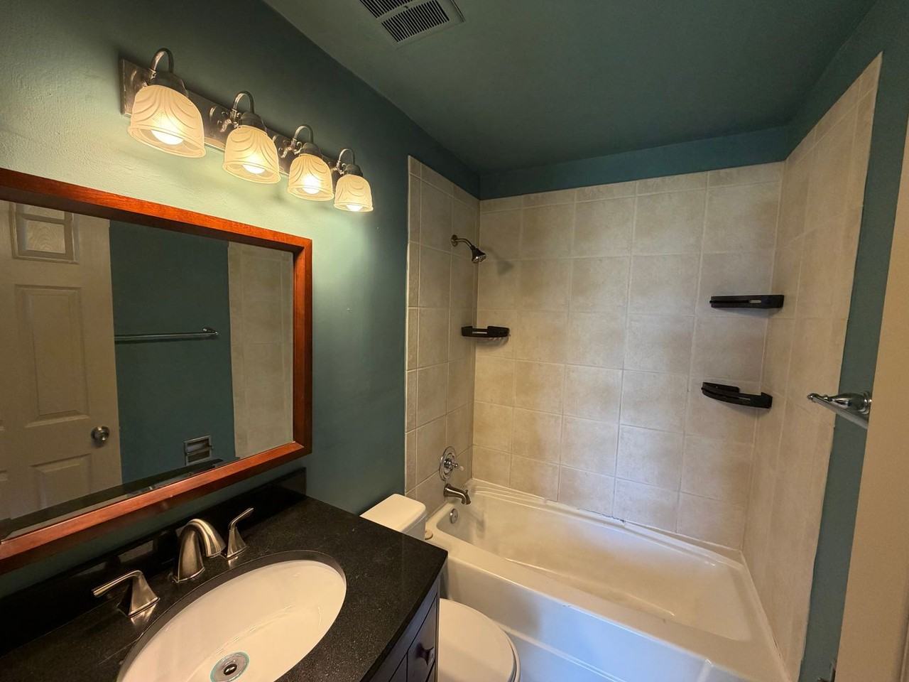 634 Robin Ct - Photo 3 of 23