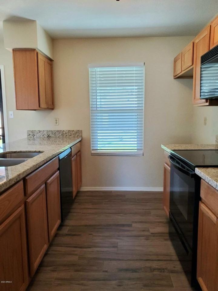 5513 W Folley St - Photo 4 of 17