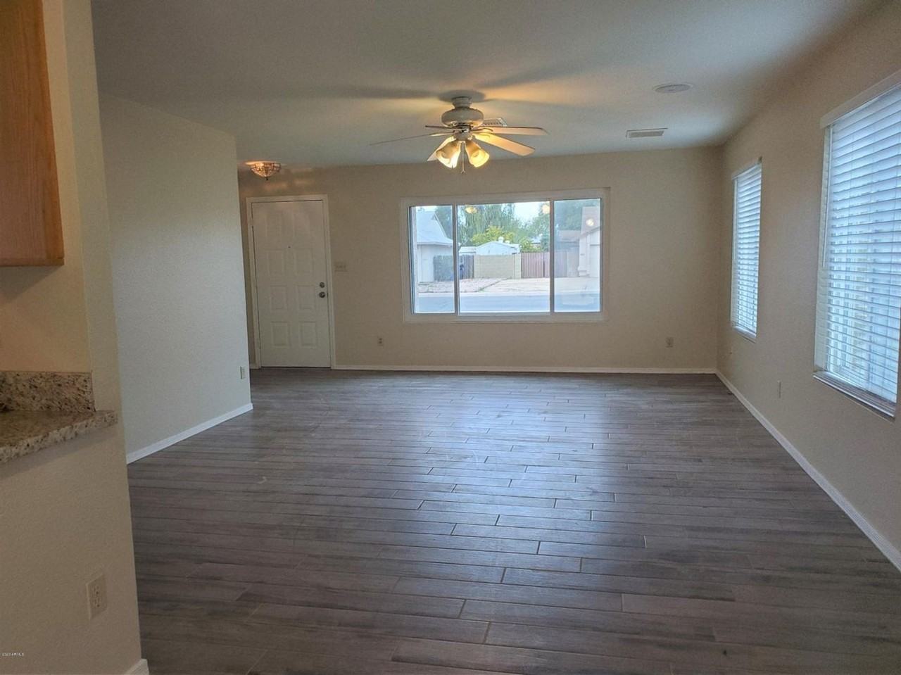 5513 W Folley St - Photo 5 of 17