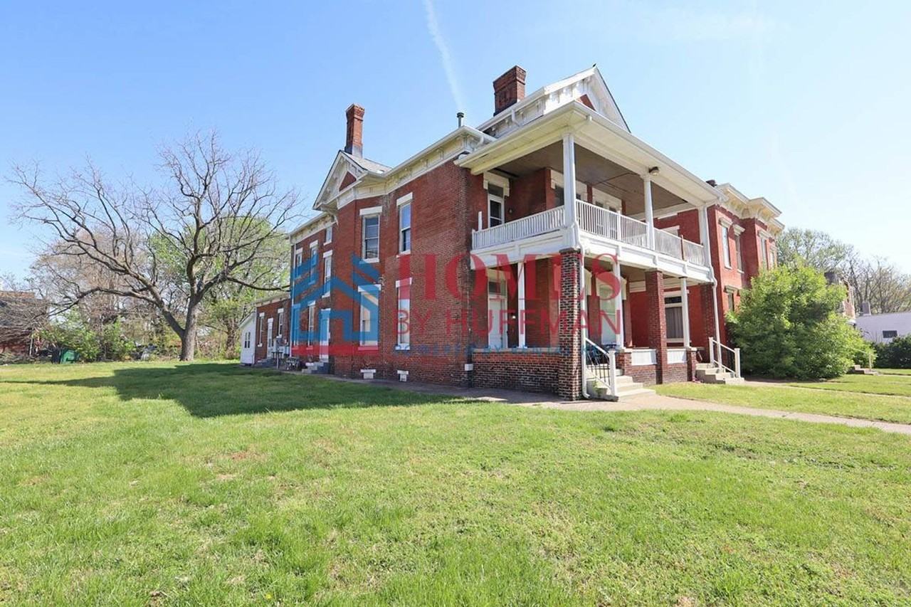 110 East Powell Avenue - Photo 2 of 14