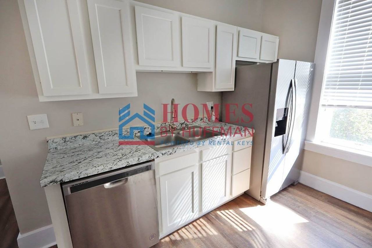 110 East Powell Avenue - Photo 5 of 14