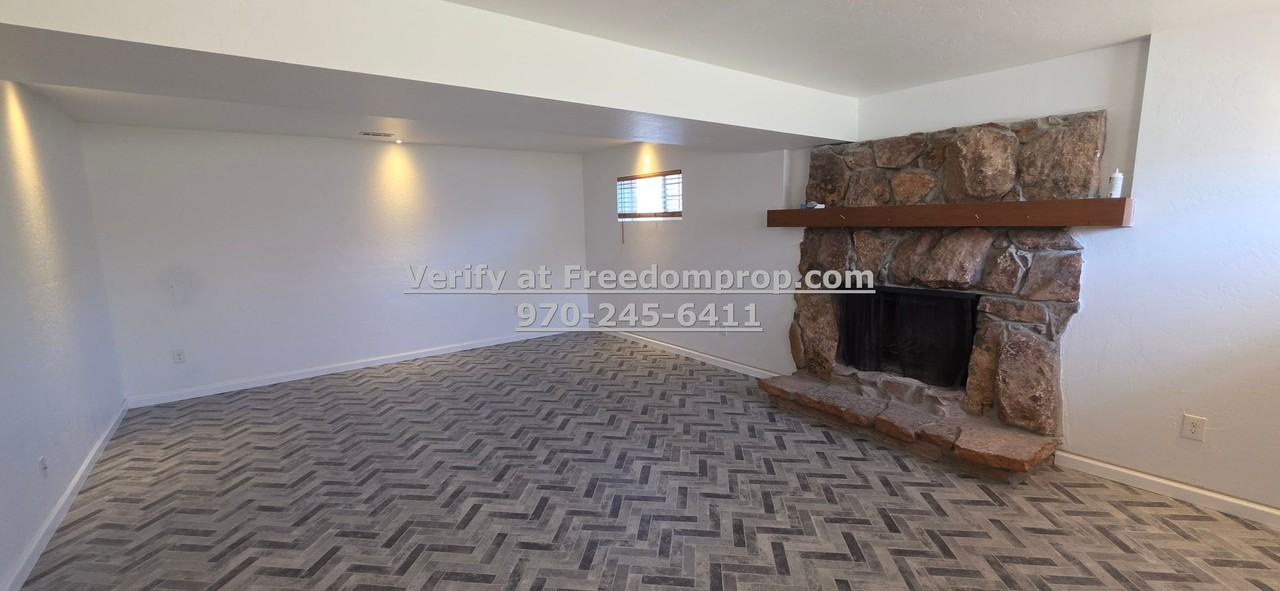 3045 E 1/4 Rd - Photo 6 of 16