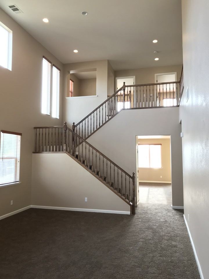 1235 Bluegrass Ct - Photo 3 of 36