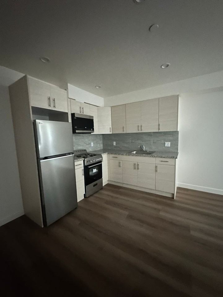 6901 Western Modern Apartments - Photo 3 of 10
