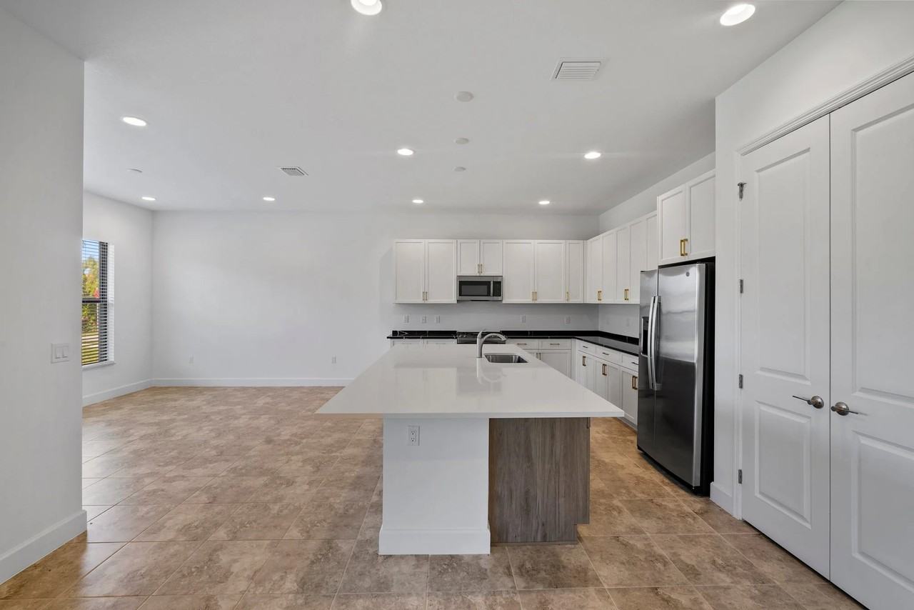 20800 Thistle Leaf Ln - Photo 4 of 18