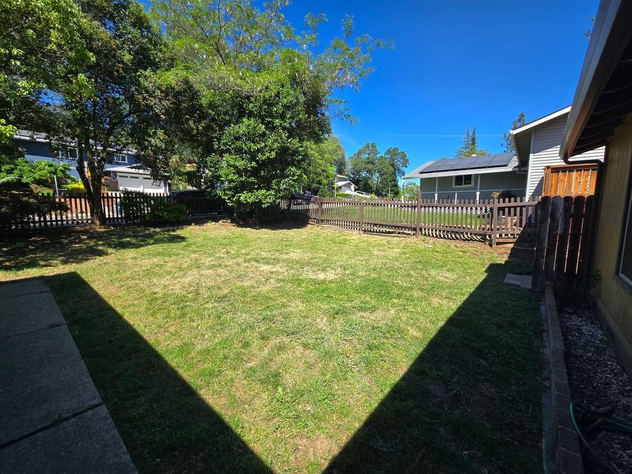 928 Mikkelsen Dr - Photo 3 of 15