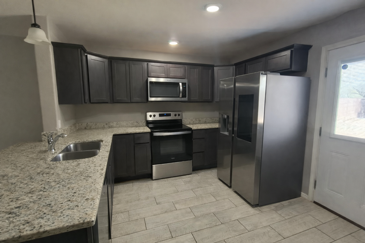 3804 Crockett St - Photo 2 of 8