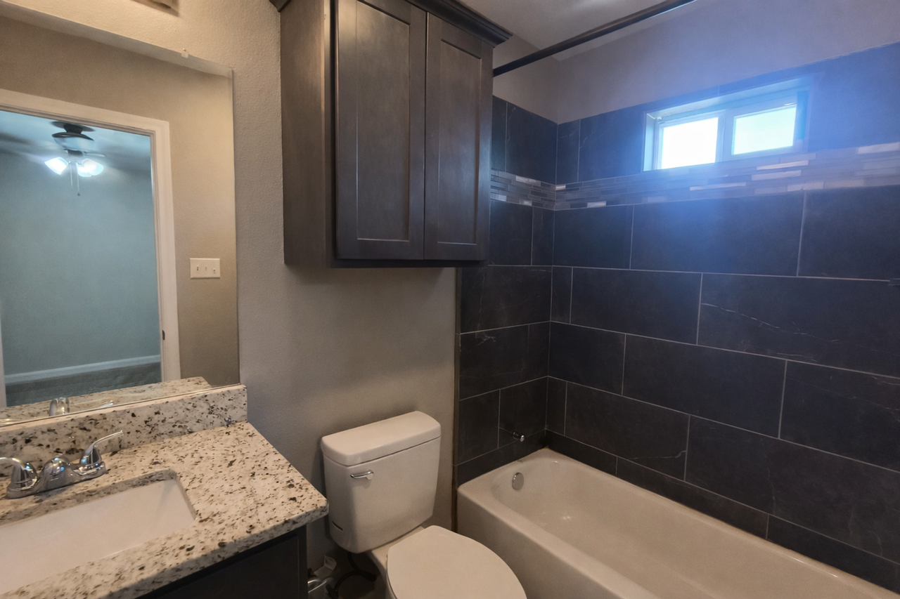 3804 Crockett St - Photo 6 of 8