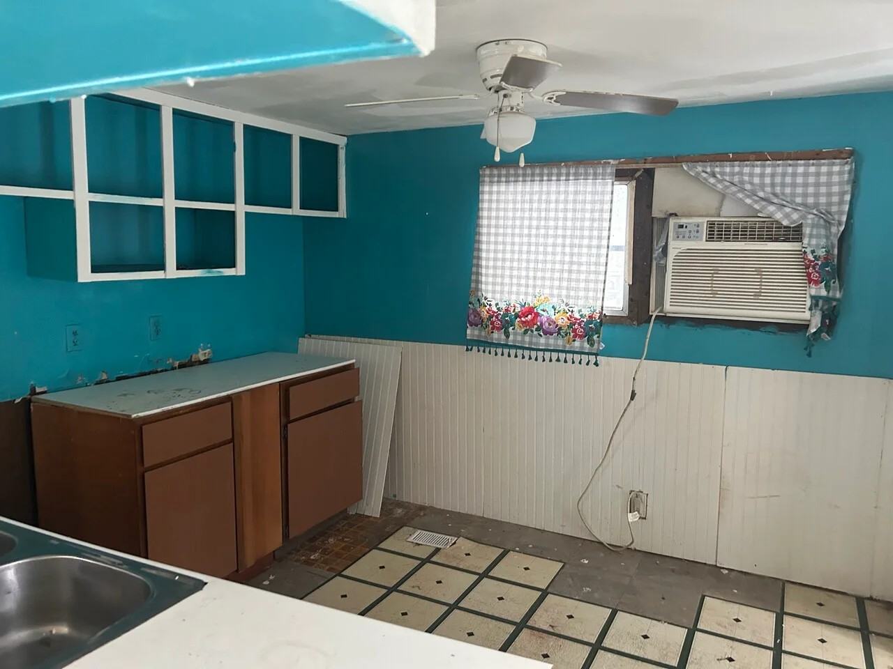 1404 N Rumbaugh Ln #49 - Photo 3 of 9