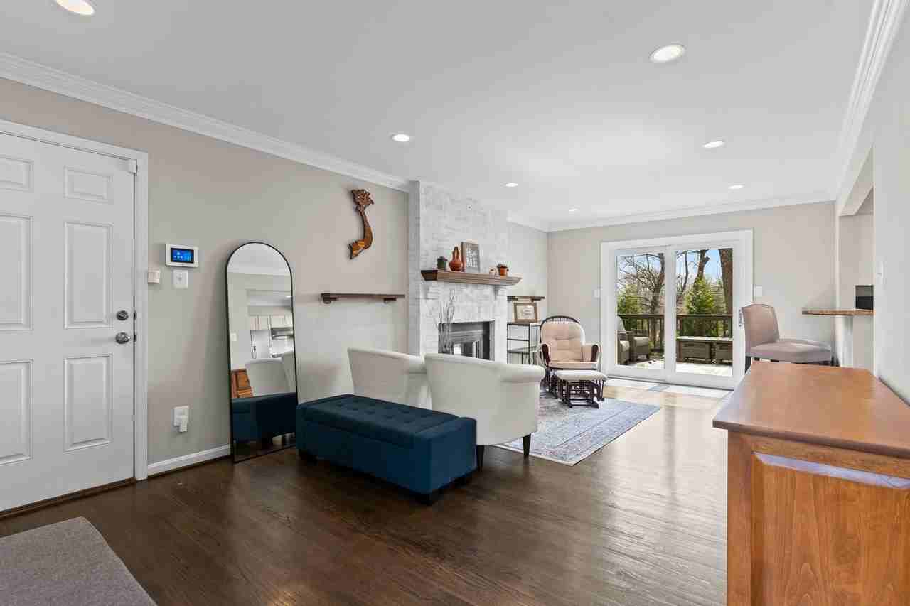 7617 Virginia Ln - Photo 3 of 48