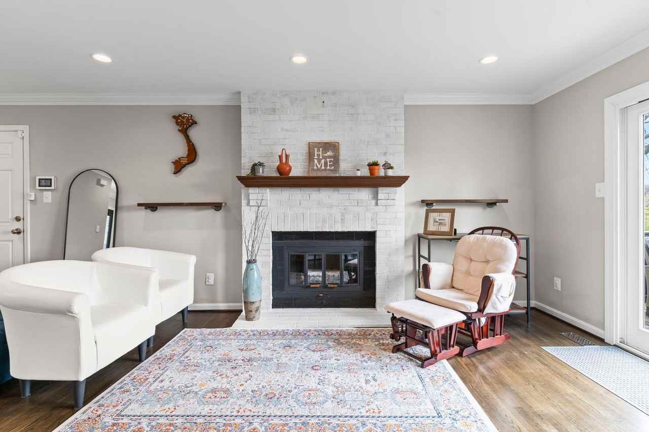 7617 Virginia Ln - Photo 6 of 48