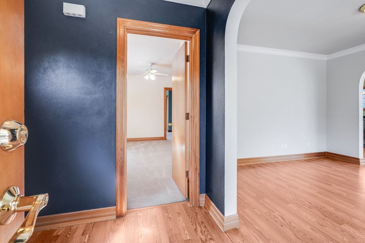 5823 N Albina Ave - Photo 2 of 12