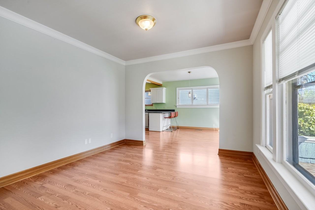 5823 N Albina Ave - Photo 3 of 12