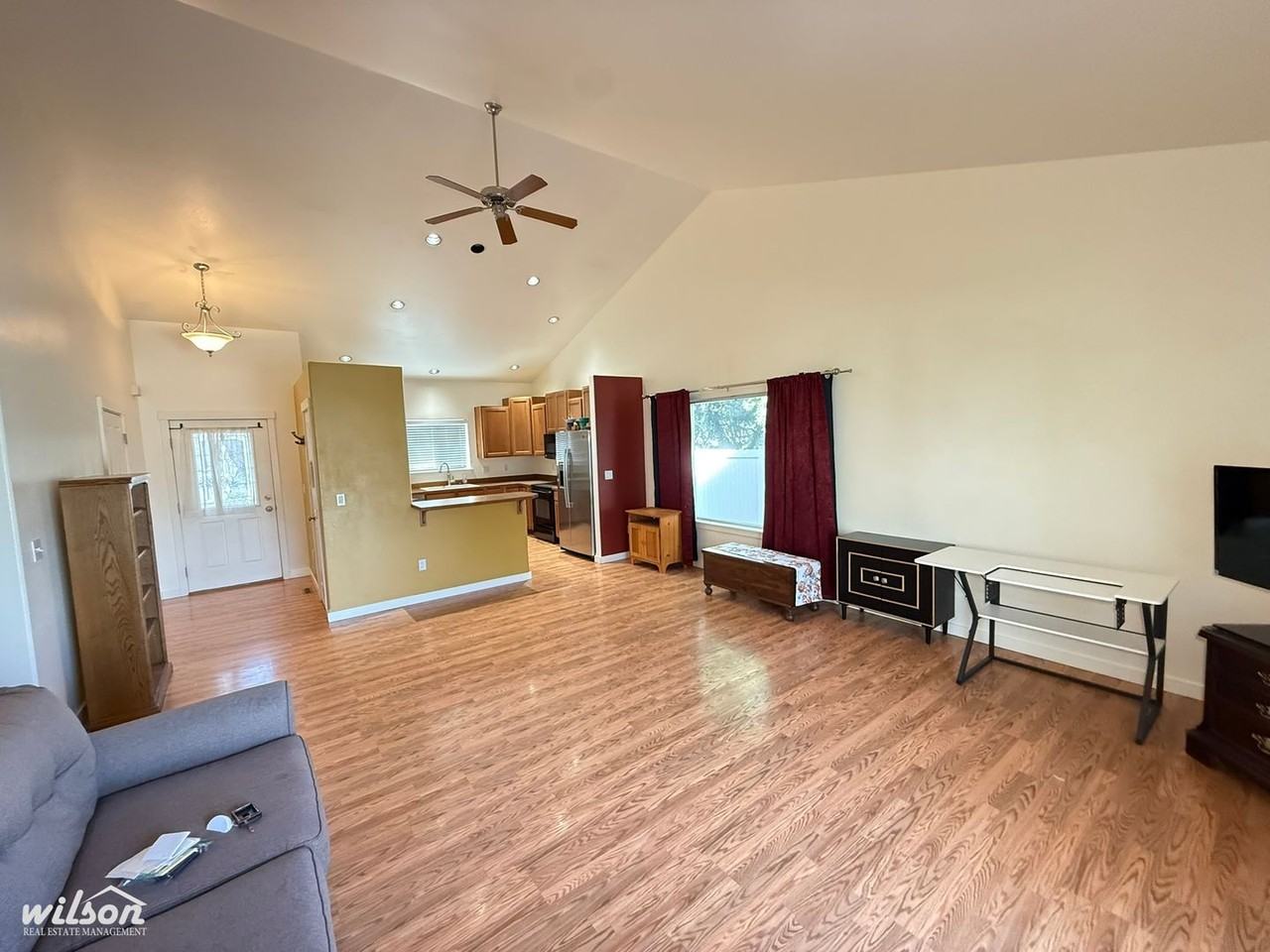 1501 S 71st Ave - Photo 2 of 16