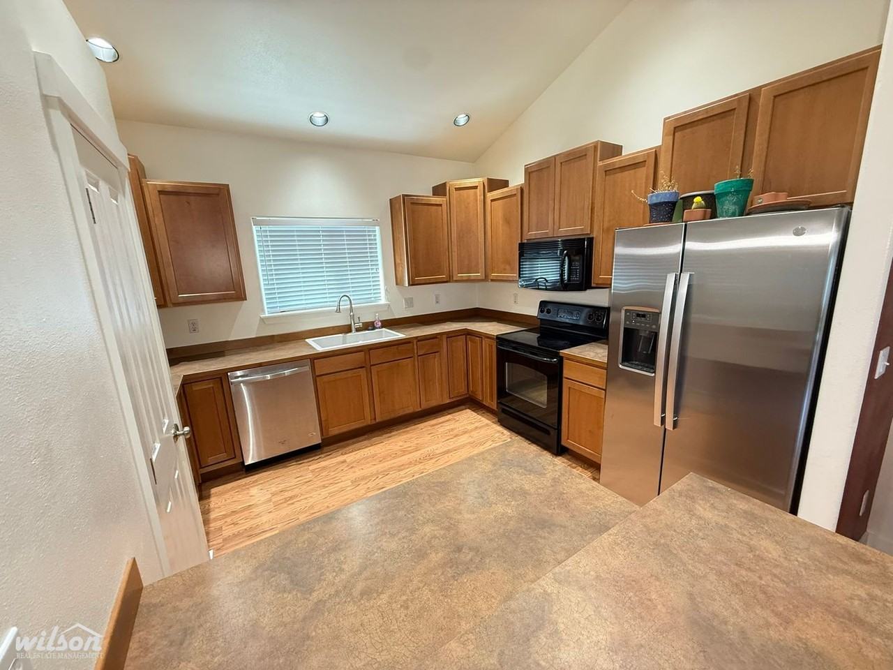 1501 S 71st Ave - Photo 3 of 16