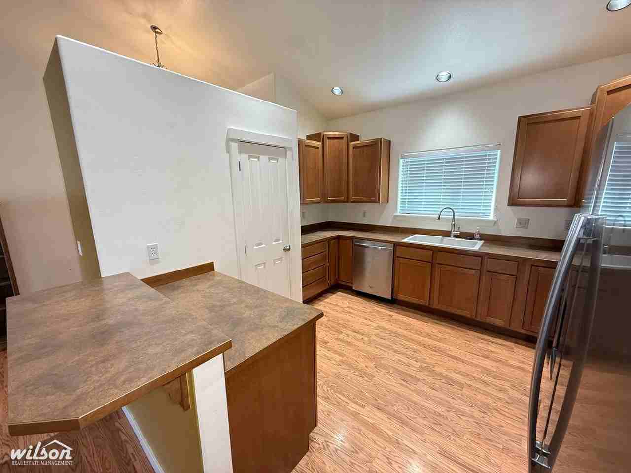 1501 S 71st Ave - Photo 4 of 16