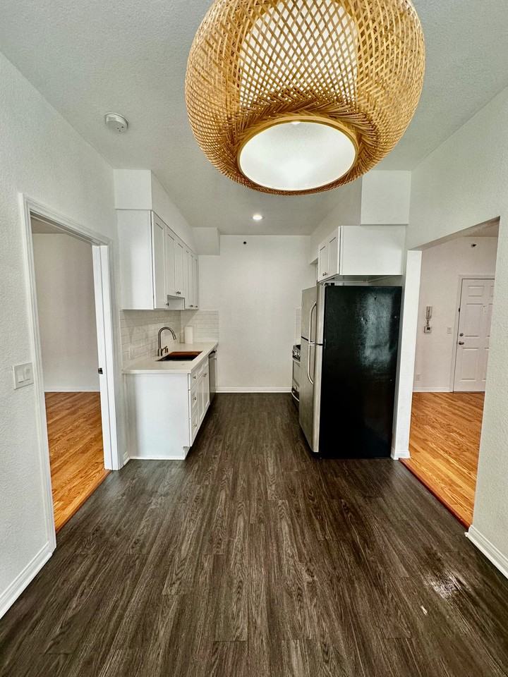 227 N Adams St #6 - Photo 4 of 18