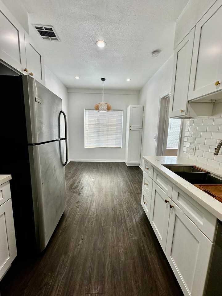 227 N Adams St #6 - Photo 7 of 18