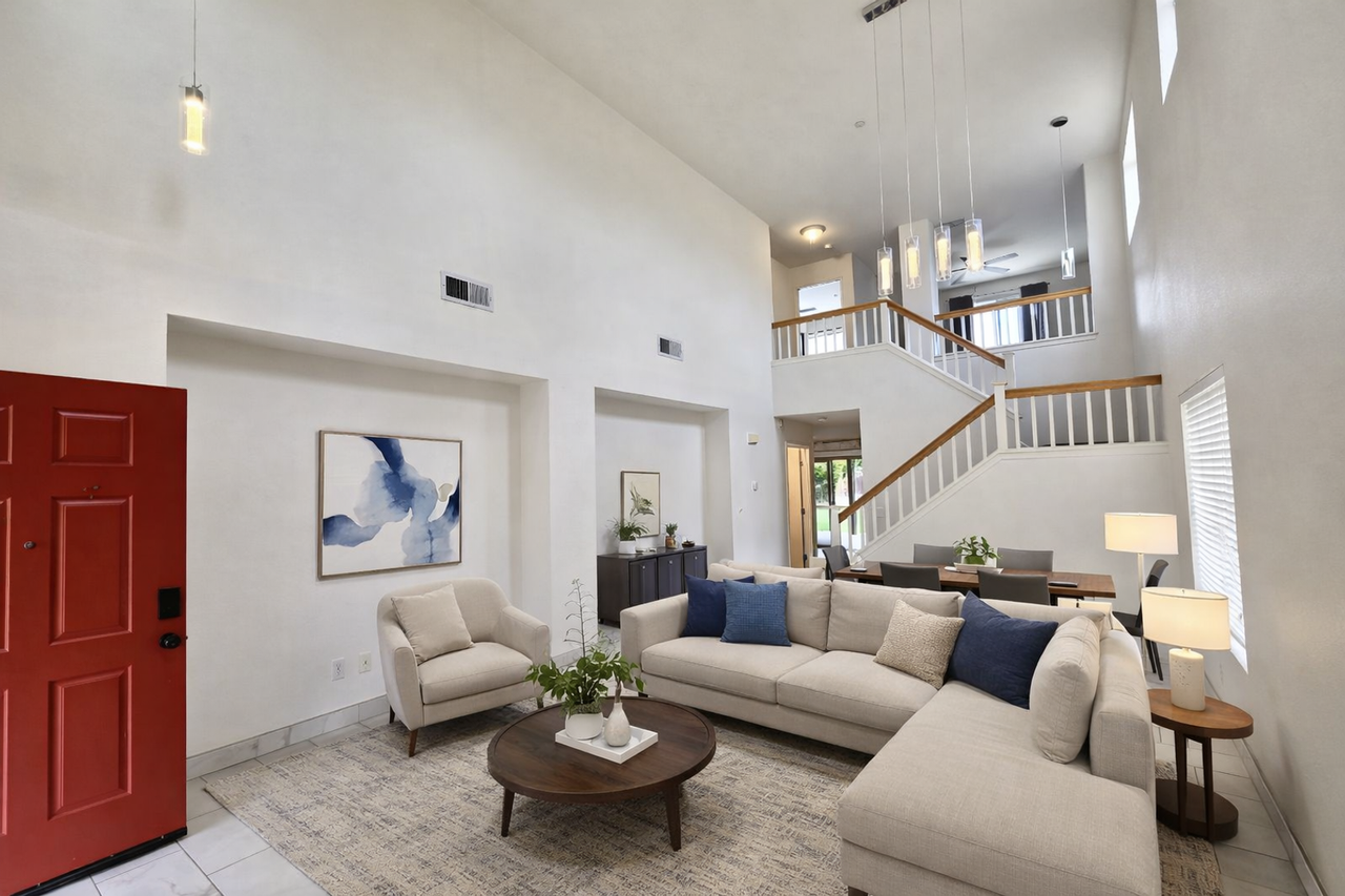 875 Farnham Ave - Photo 3 of 28