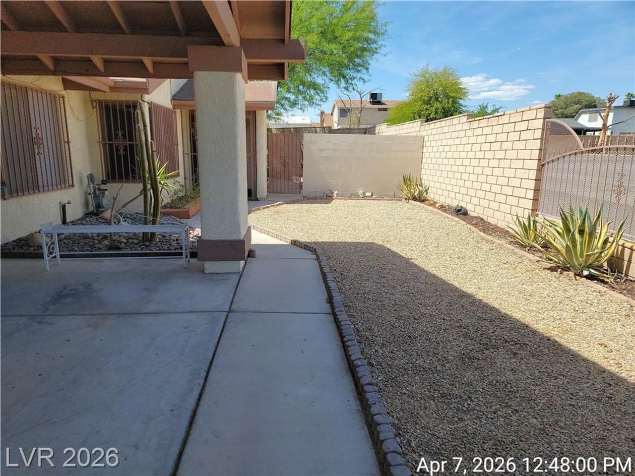 4061 Foxgrove Dr - Photo 3 of 39