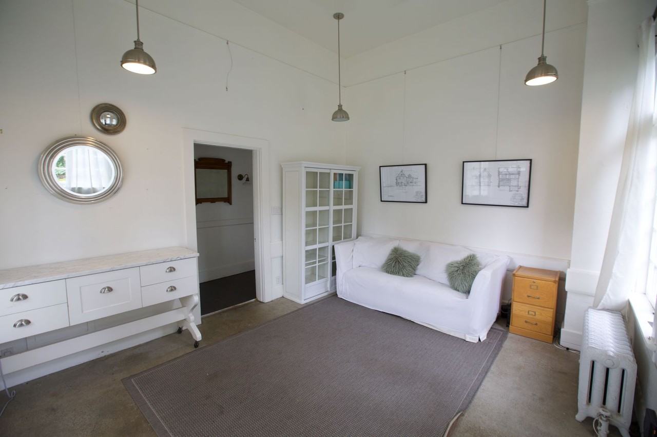 10235 62nd Ave S - Photo 5 of 37