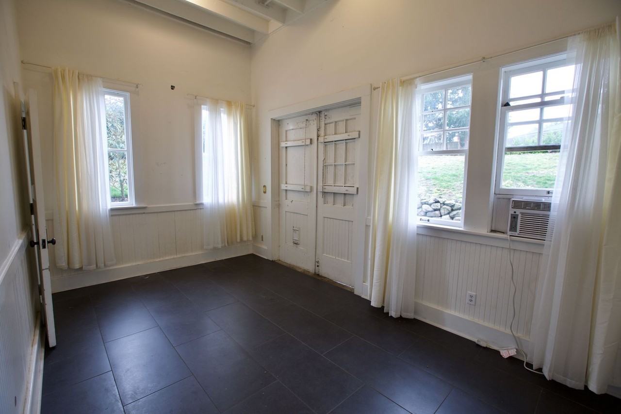 10235 62nd Ave S - Photo 7 of 37