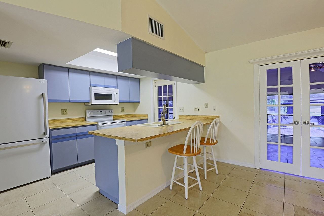 1398 Evalena Ln - Photo 5 of 28