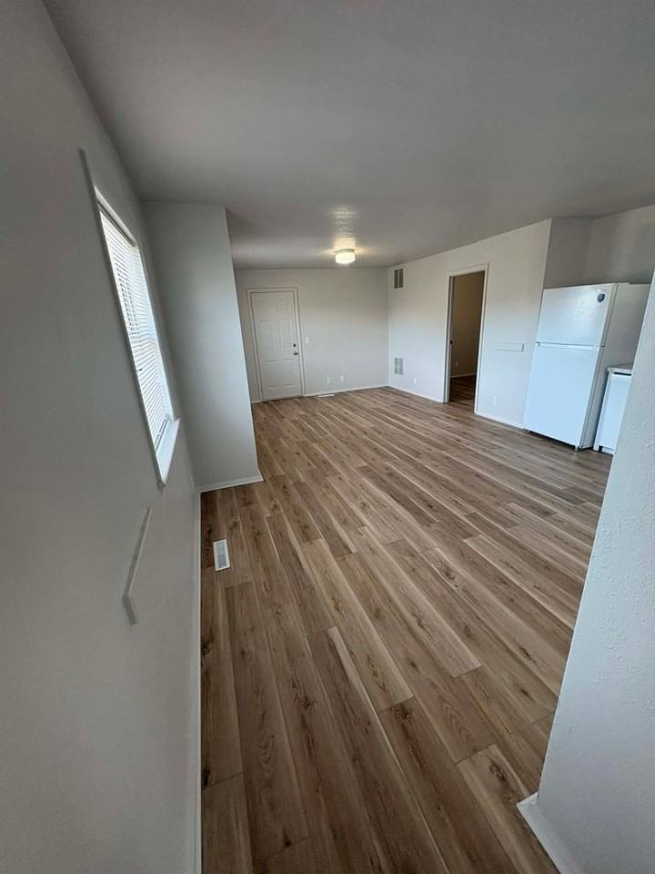 2410 W Haskell St - Photo 3 of 14