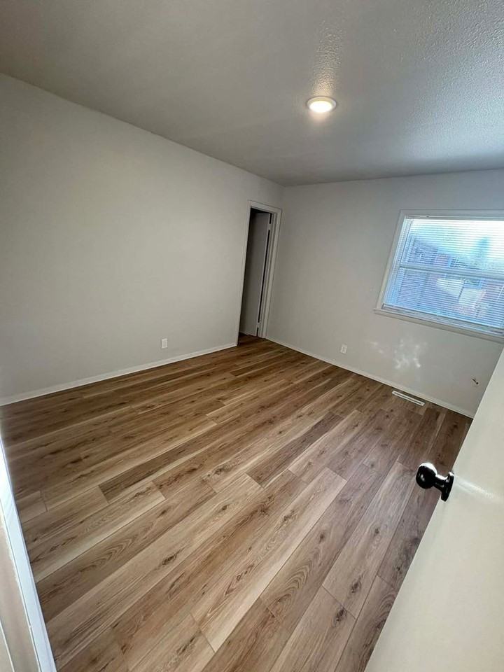 2410 W Haskell St - Photo 6 of 14