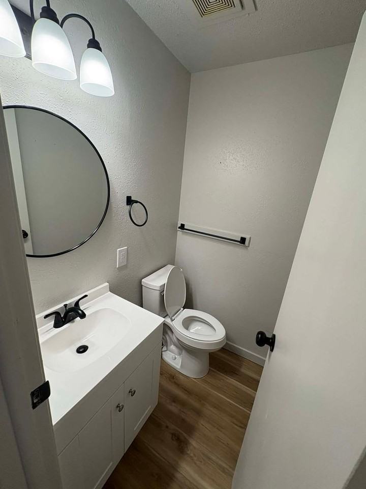 2410 W Haskell St - Photo 7 of 14