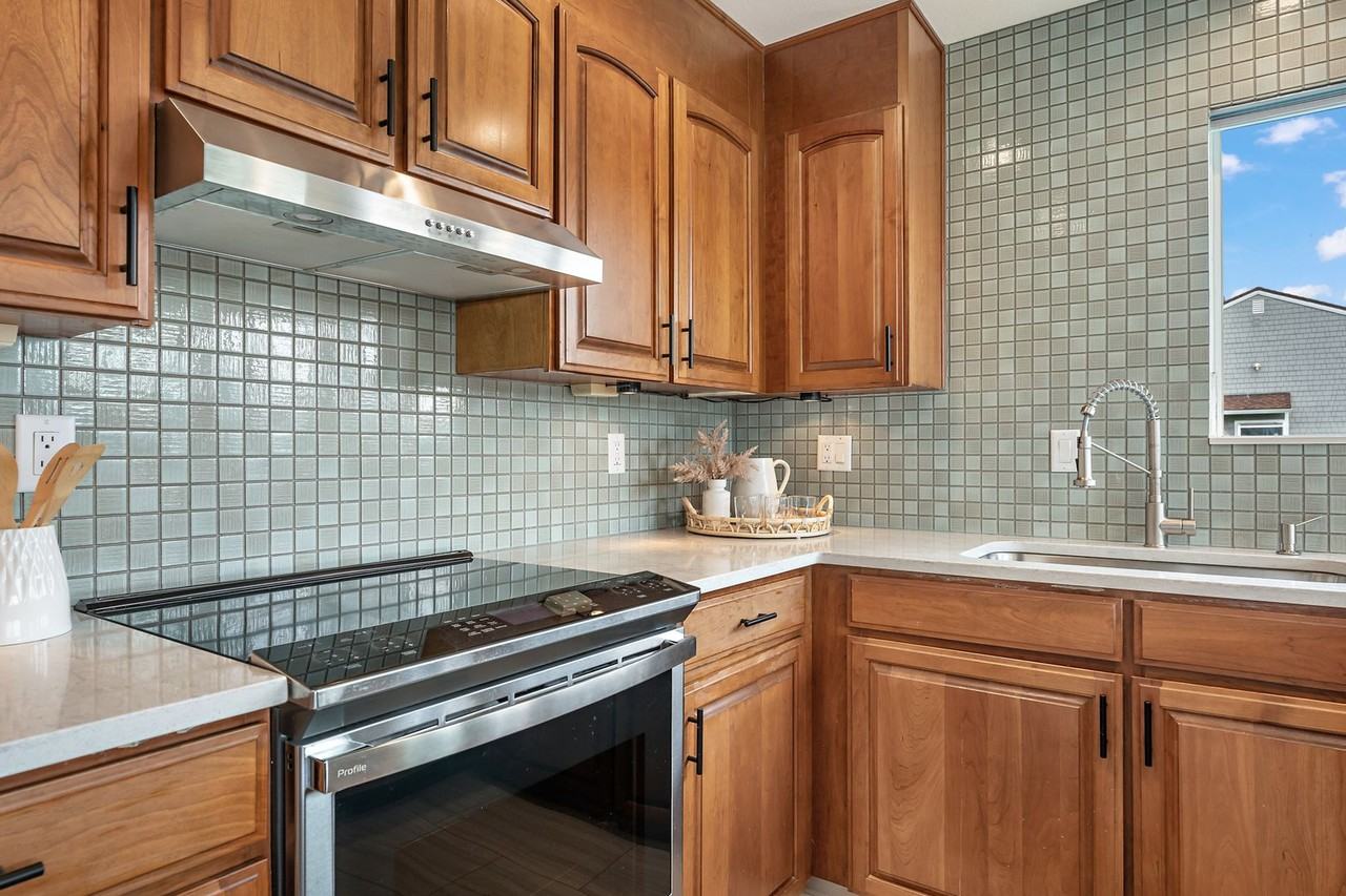 540 N Hayden Bay Dr - Photo 3 of 50