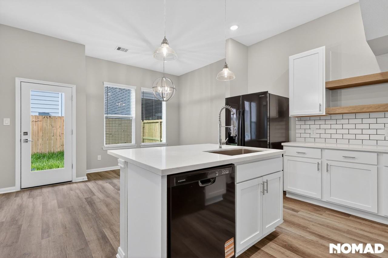 208 Clark Meadows Ln - Photo 6 of 37