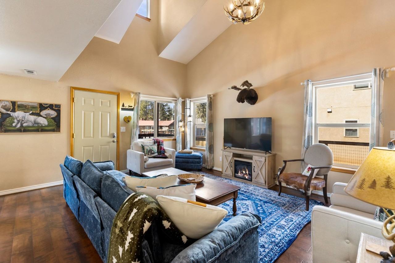 509 Center St - Photo 4 of 32