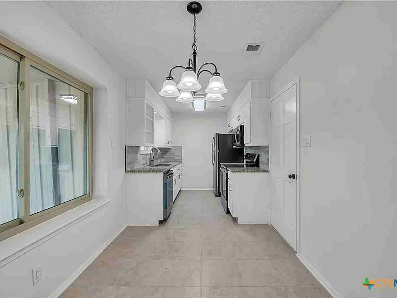 2125 Hidden Hill Dr - Photo 5 of 15