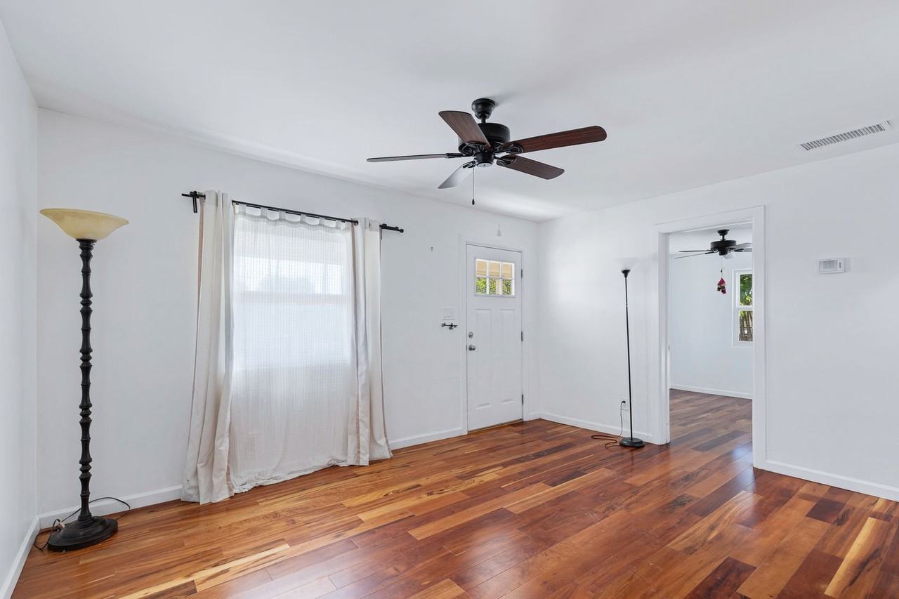 6742 N 23rd Dr - Photo 2 of 22