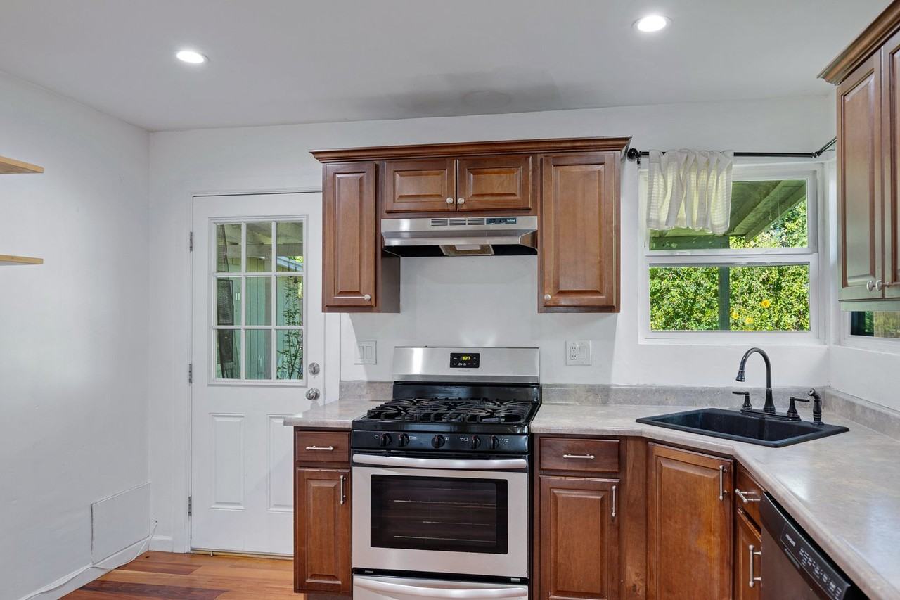 6742 N 23rd Dr - Photo 5 of 22