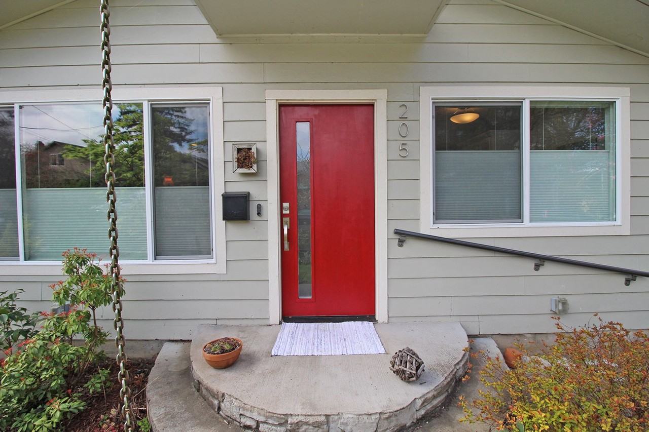 205 Ne 79th Ave - Photo 2 of 23