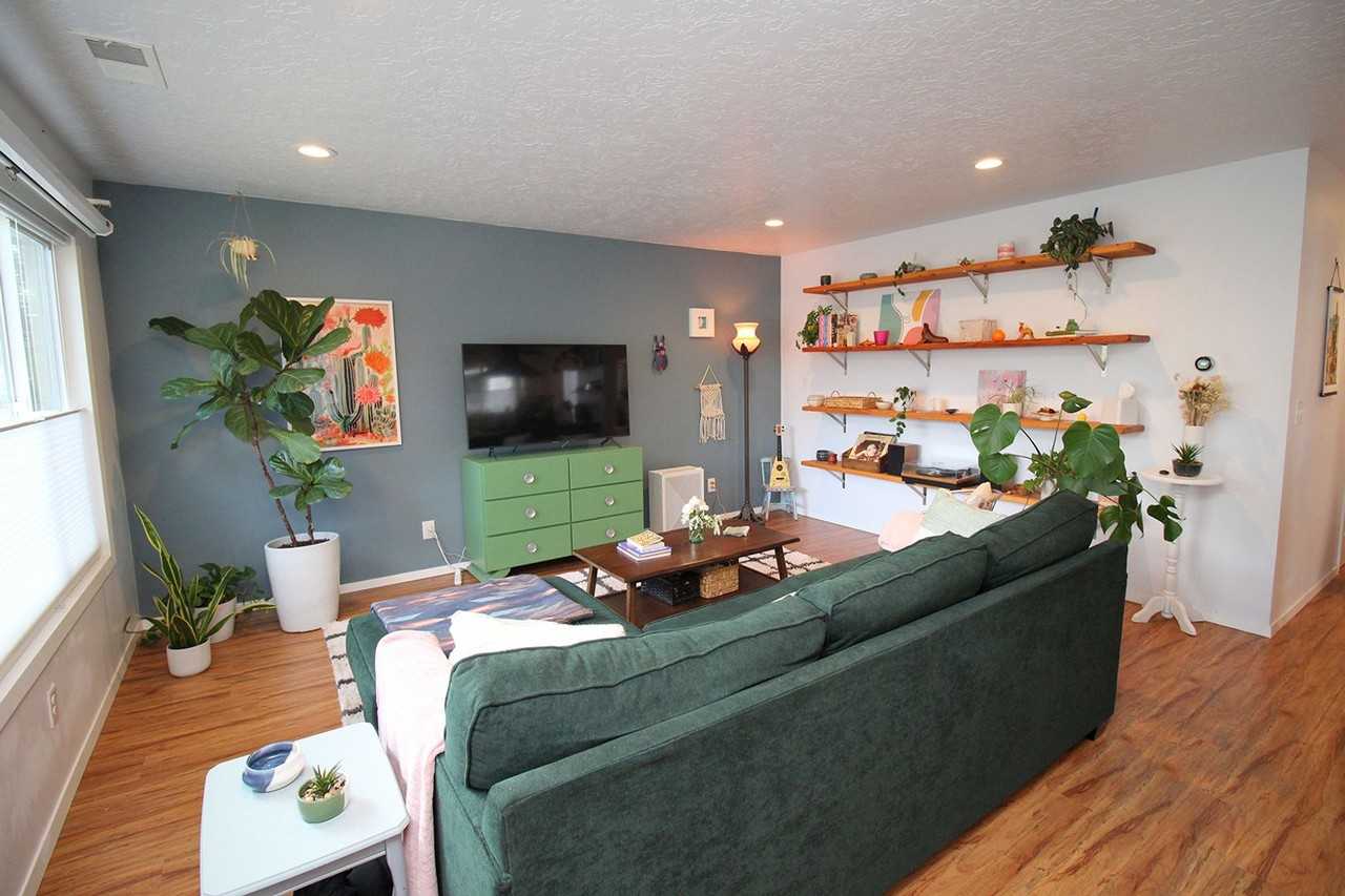 205 Ne 79th Ave - Photo 3 of 23