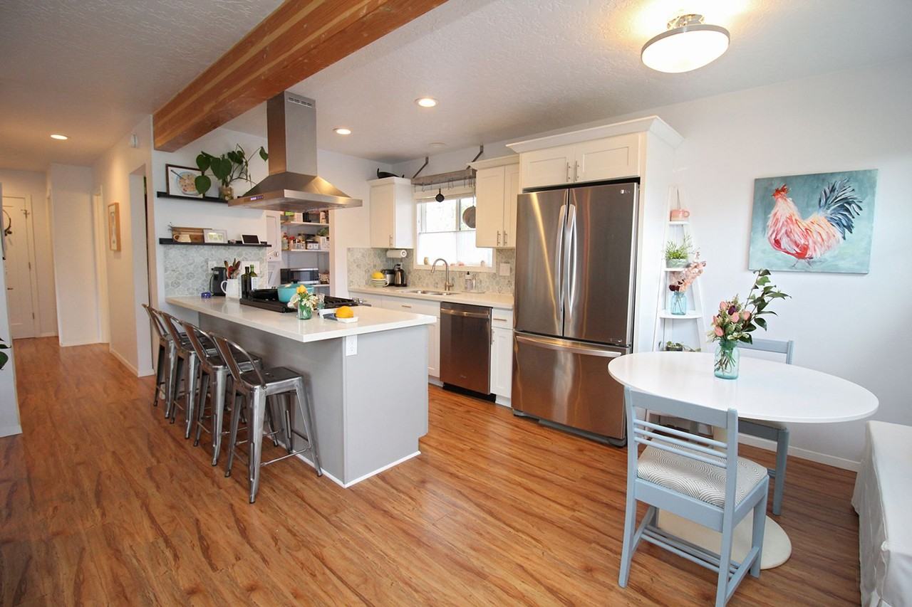 205 Ne 79th Ave - Photo 5 of 23