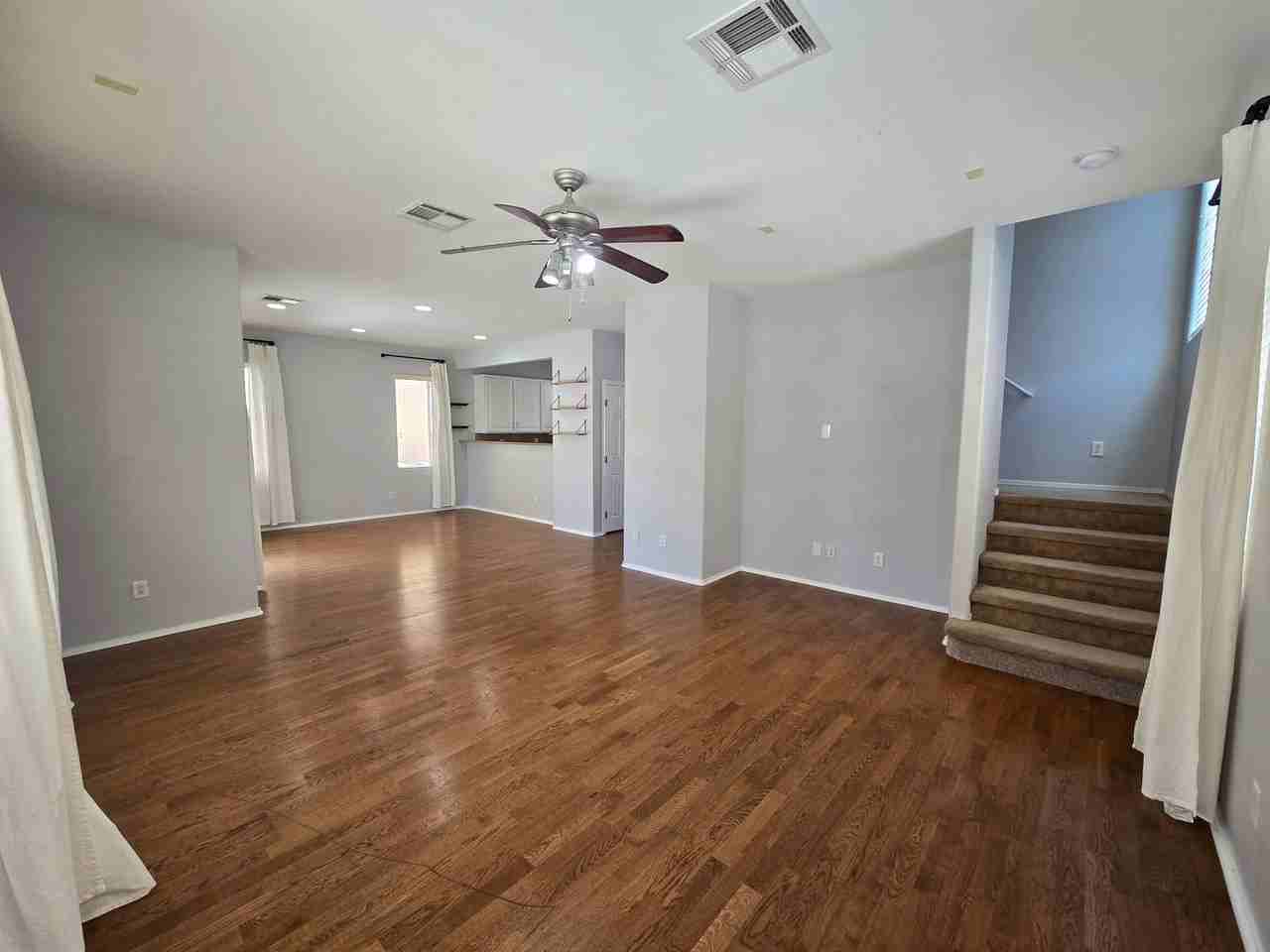 1049 Garnet Ridge Ct - Photo 5 of 36