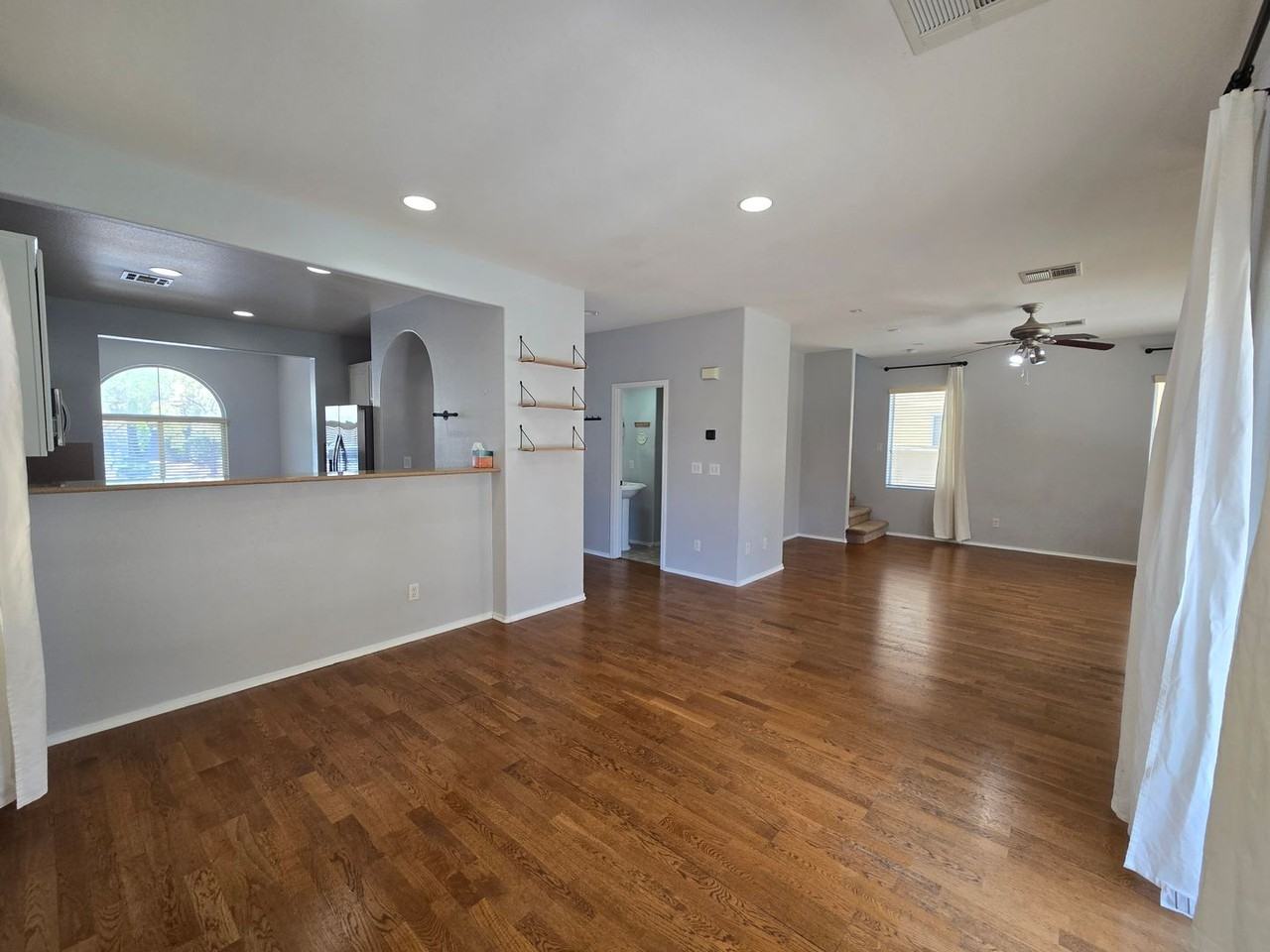 1049 Garnet Ridge Ct - Photo 4 of 36