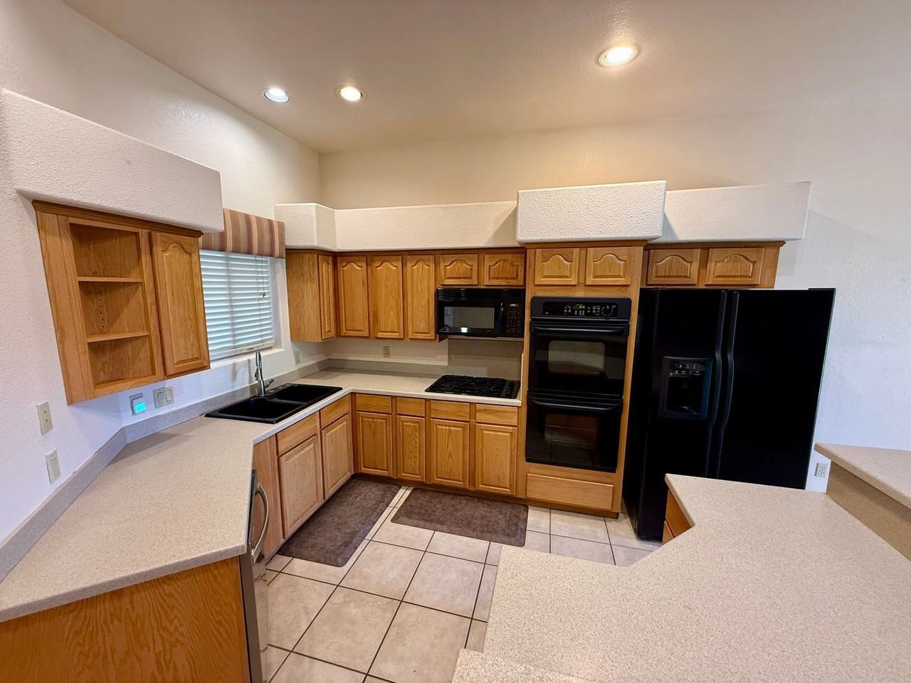 11785 E Calle Gaudi - Photo 3 of 23