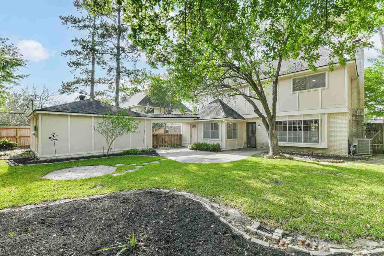 6915 Chancellor Dr - Photo 7 of 38