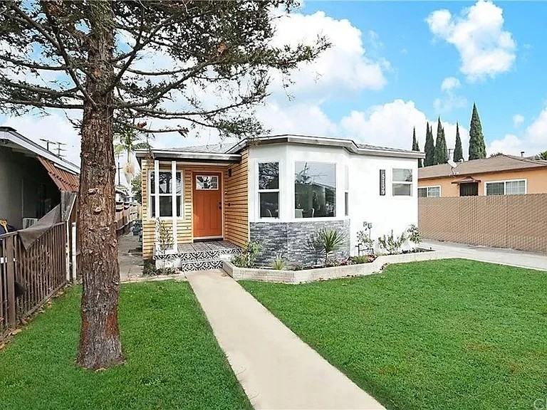 5139 Mccallum Ave - Photo 2 of 7